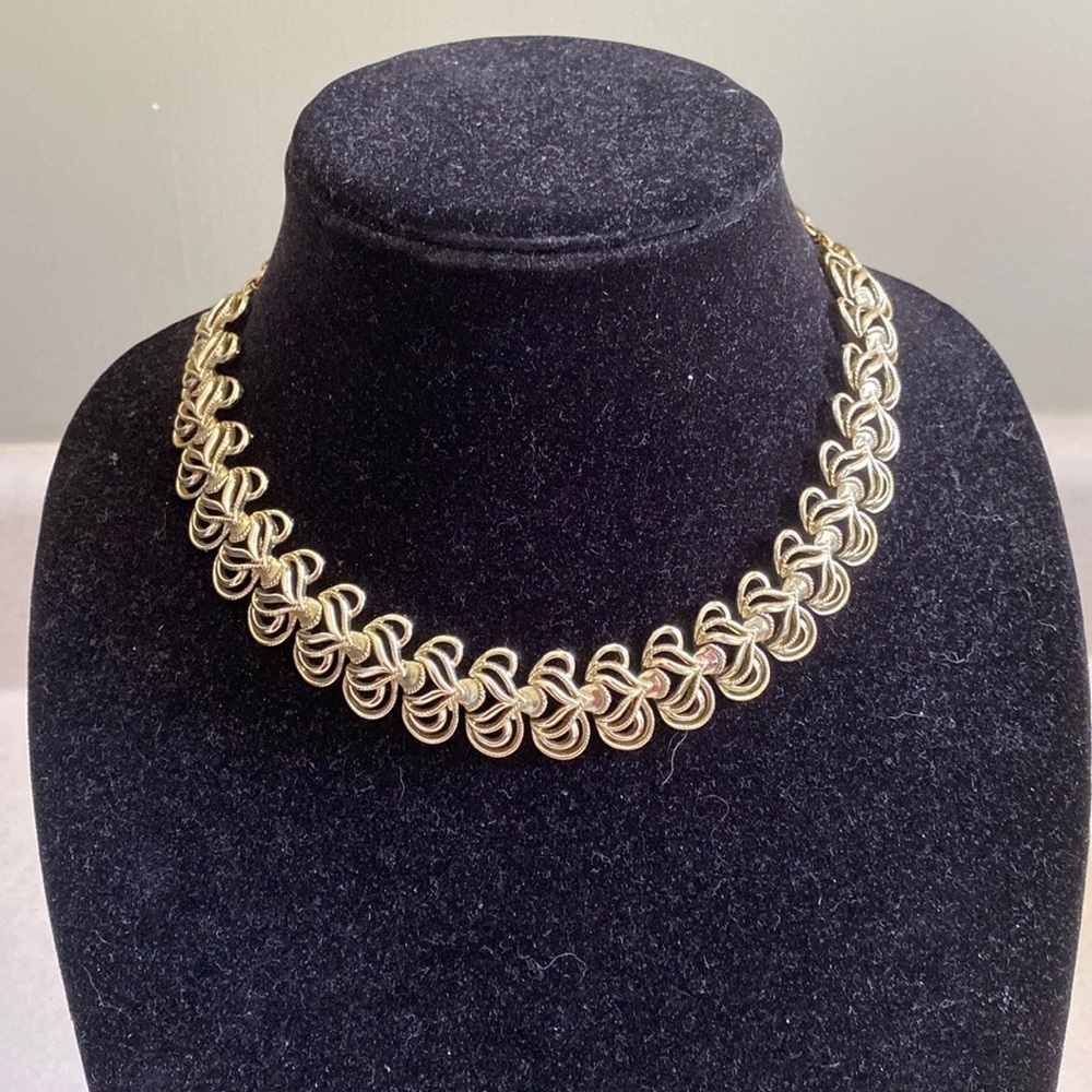 Gold tone necklace